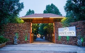 Brown Town Resort & Spa